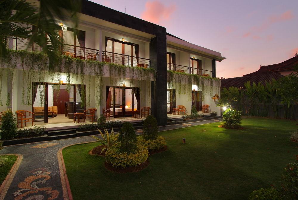 Srikandi Inn Kuta Selatan Esterno foto