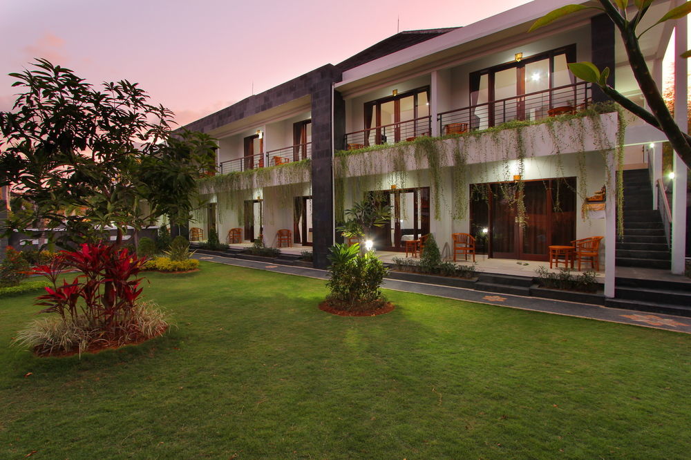 Srikandi Inn Kuta Selatan Esterno foto