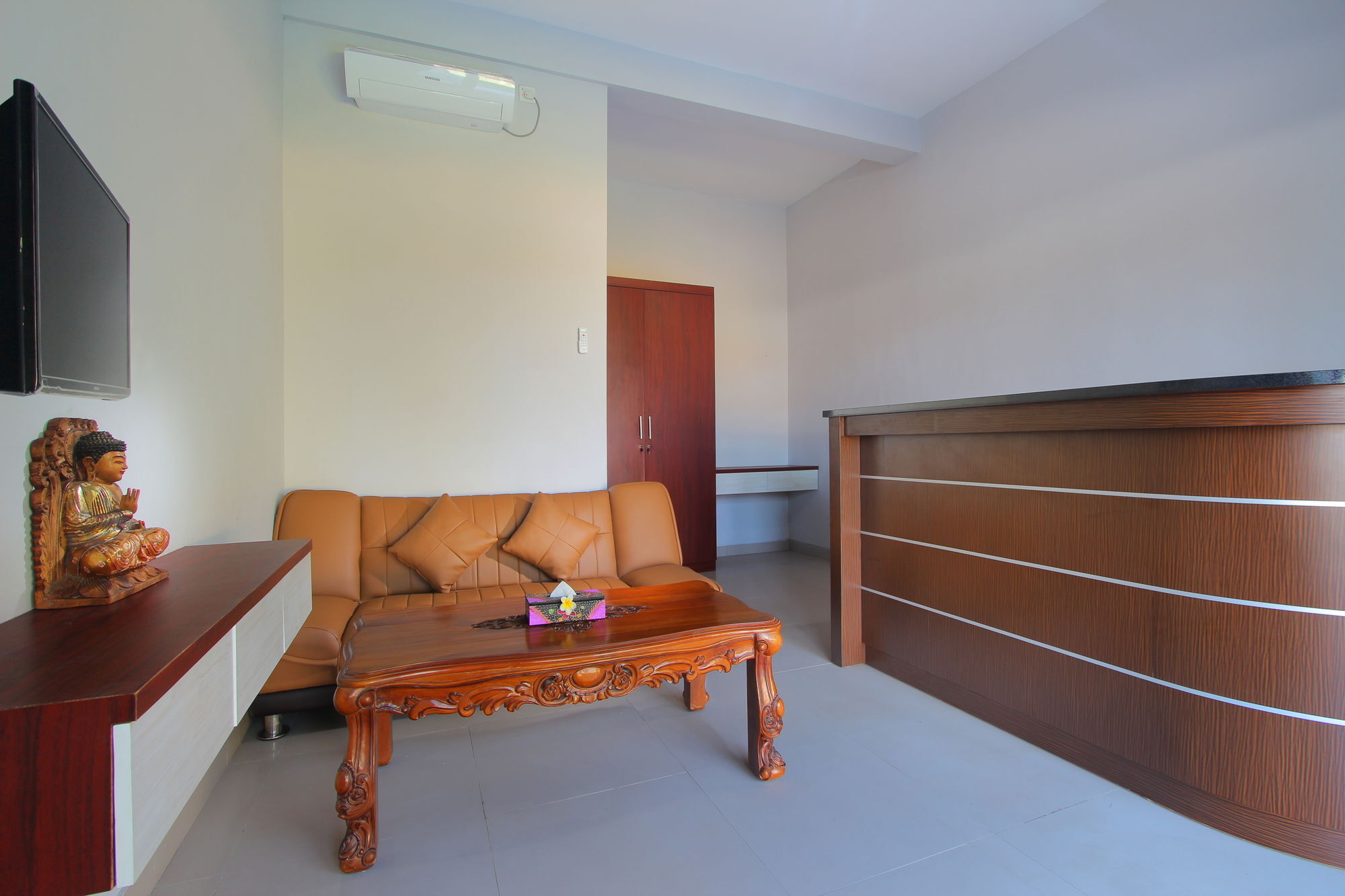 Srikandi Inn Kuta Selatan Esterno foto